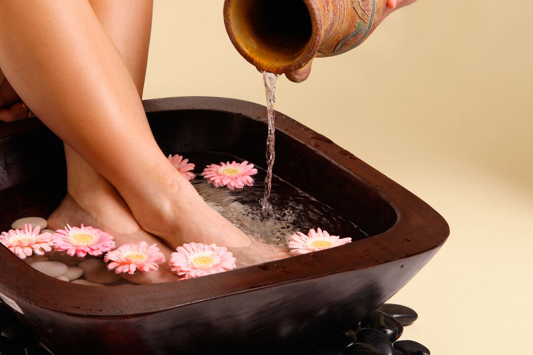 Foot bath against fungi